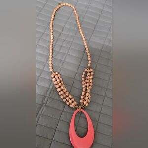 Elegant Beaded Necklace with Pink Accent